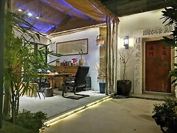 Serenity Courtyard Hotel