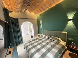 Serenity Courtyard Hotel