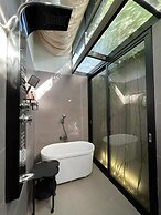 Serenity Courtyard Hotel