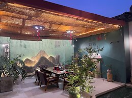 Serenity Courtyard Hotel