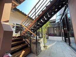 Serenity Courtyard Hotel