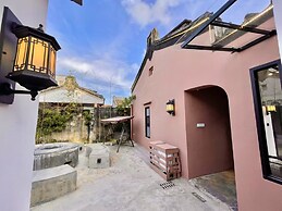 Serenity Courtyard Hotel