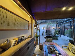 Serenity Courtyard Hotel