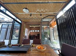 Serenity Courtyard Hotel