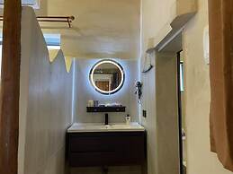 Serenity Courtyard Hotel