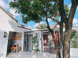 Serenity Courtyard Hotel