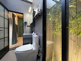 Serenity Courtyard Hotel