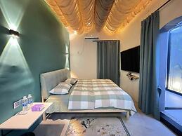 Serenity Courtyard Hotel