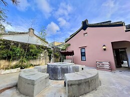 Serenity Courtyard Hotel