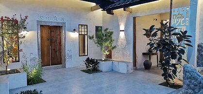 Serenity Courtyard Hotel