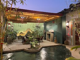 Serenity Courtyard Hotel