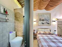 Serenity Courtyard Hotel