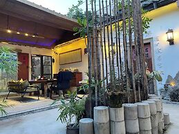 Serenity Courtyard Hotel