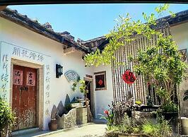 Serenity Courtyard Hotel