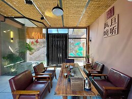 Serenity Courtyard Hotel