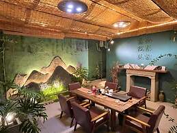 Serenity Courtyard Hotel