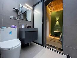 Serenity Courtyard Hotel