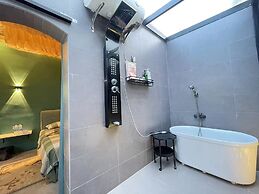 Serenity Courtyard Hotel