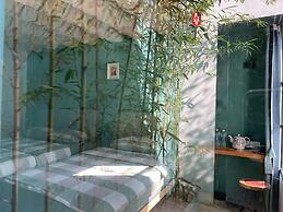 Serenity Courtyard Hotel