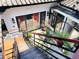 Serenity Courtyard Hotel