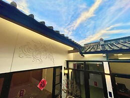 Serenity Courtyard Hotel