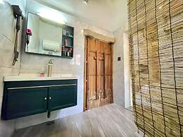 Serenity Courtyard Hotel