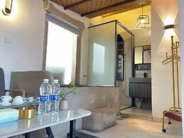 Serenity Courtyard Hotel