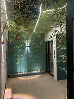 Serenity Courtyard Hotel