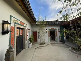 Serenity Courtyard Hotel