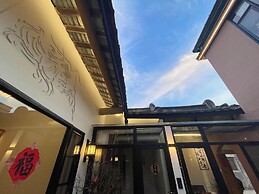 Serenity Courtyard Hotel