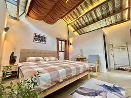 Serenity Courtyard Hotel