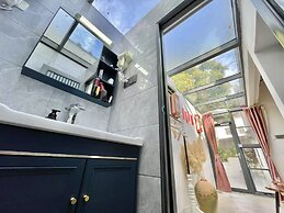 Serenity Courtyard Hotel