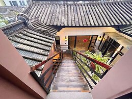 Serenity Courtyard Hotel