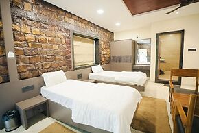 AKAY Resort & Villas