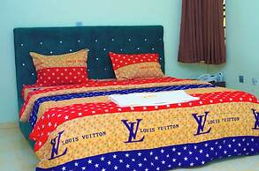 B & C Dyamond Hotel and Suites
