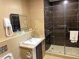 B & C Dyamond Hotel and Suites