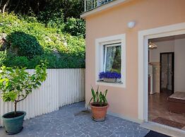 Beachfront Cozy Krk Apartment With Balcony