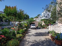 Beachfront Cozy Krk Apartment With Balcony