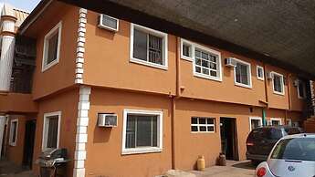 Diamond Hotel and Suites