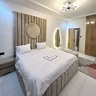 Diamond Hotel and Suites