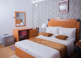 Diamond Hotel and Suites