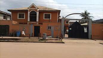 Diamond Hotel and Suites