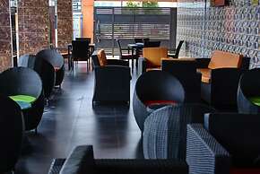 Sulerious Lakeside Hotel