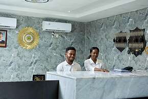 Sulerious Lakeside Hotel