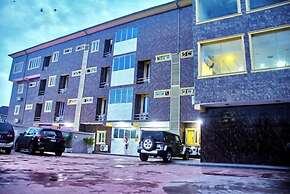 Sulerious Lakeside Hotel