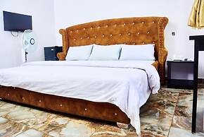 Sulerious Lakeside Hotel