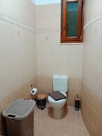 Tsampika s Traditional Stone Cottage in Siana