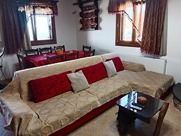 Tsampika s Traditional Stone Cottage in Siana