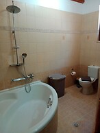 Tsampika s Traditional Stone Cottage in Siana