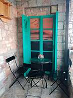 Tsampika s Traditional Stone Cottage in Siana